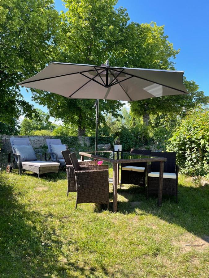 Mitten in der Natur : Ferienwohnung mit 3 Schlafzimmern, neu eingerichtet Neu Gaarz Exterior foto