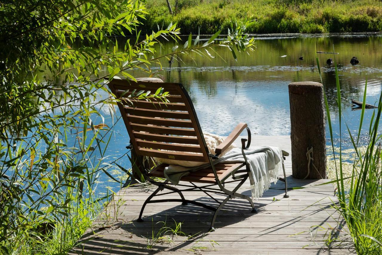 Mitten in der Natur : Ferienwohnung mit 3 Schlafzimmern, neu eingerichtet Neu Gaarz Exterior foto
